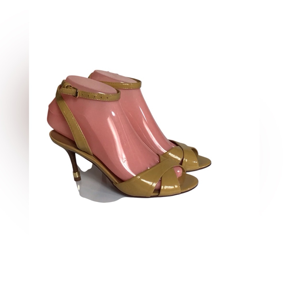 Tory Burch Women “Tania” Elegant  Kitten Heels Sz. 6 Tan Crossover Ankle Strap